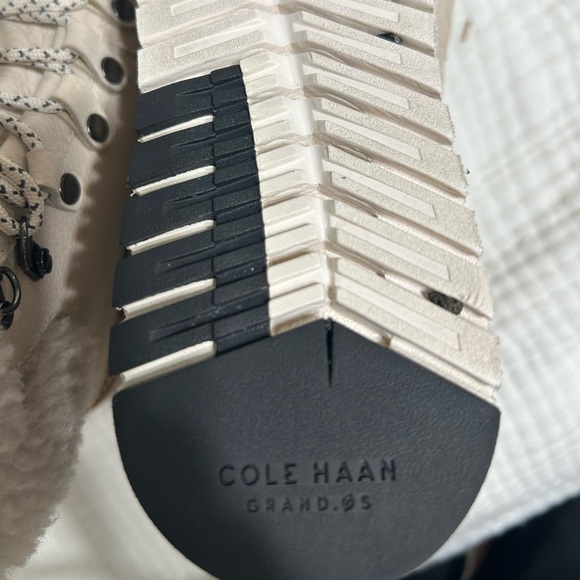 Cole Haan Women's Waterproof Hiking Boots Size 7 - Picture 3 of 3